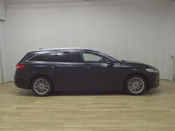 Schwarz Gebraucht 2022 Ford Mondeo Titanium Kombi | 14.780 € (Guter Preis)
