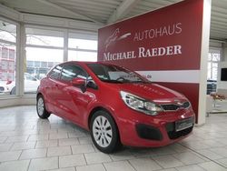 Rot Gebraucht 2013 Kia Rio Edition 7 Limousine | 8.850 € (Etwas zu teuer)