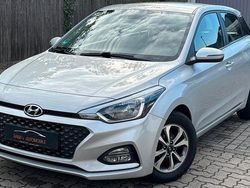 Sleek silver Gebraucht 2019 Hyundai i20 Trend Limousine | 7.700 € (Fairer Preis)