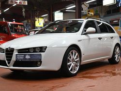 Weiß Gebraucht 2012 Alfa Romeo 159 Kombi | 7.990 €