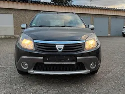 Blau Gebraucht 2011 Dacia Sandero Kleinwagen | 3.000 € (Fairer Preis)