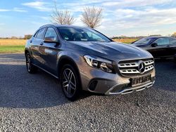 Mountaingrau met. Gebraucht 2017 Mercedes GLA200 SUV | 20.900 € (Fairer Preis)