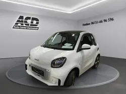 Crystall white Gebraucht 2021 Smart ForTwo Electric Drive Passion Coupé | 8.970 € (Guter Preis)