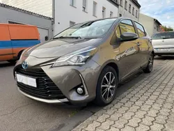 Grau Gebraucht 2018 Toyota Yaris Hybrid Style Kleinwagen | 12.800 € (Guter Preis)