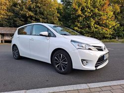 Weiß Gebraucht 2017 Toyota Verso Van / Kleinbus | 17.700 € (Teuer)