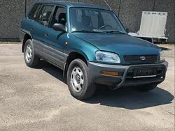 Grün Gebraucht 1996 Toyota RAV4 SUV | 3.200 €