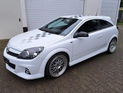 Weiß Gebraucht 2008 Opel Astra Edition Coupé | 16.500 €