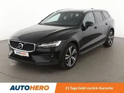 Schwarz Gebraucht 2020 Volvo V60 CC Kombi | 25.860 € (Fairer Preis)