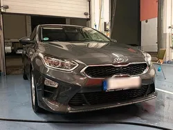 Grau Gebraucht 2018 Kia Ceed Limousine | 14.000 € (Teuer)