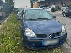 Blau Gebraucht 2004 Renault Clio II Kleinwagen | 1.100 € (Guter Preis)