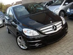 Schwarz Gebraucht 2011 Mercedes B180 Van / Kleinbus | 7.990 € (Fairer Preis)
