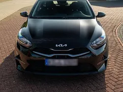 Schwarz Gebraucht 2021 Kia Ceed 2 Kleinwagen | 13.500 €