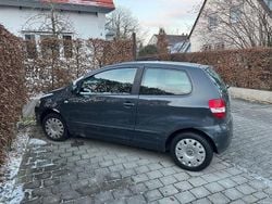 Grau Gebraucht 2009 VW Fox Refresh Kleinwagen | 2.100 € (Fairer Preis)