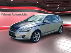 Silber Gebraucht 2009 Kia Ceed EX Limousine | 3.500 €