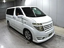 Weiß Gebraucht 2003 Nissan Elgrand Van / Kleinbus | 8.000 €