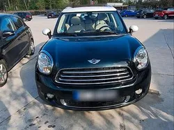 Grün Gebraucht 2010 Mini Cooper Countryman SUV | 5.950 €