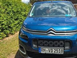 Blau Gebraucht 2022 Citroën Berlingo Feel Van / Kleinbus | 26.000 € (Teuer)