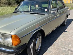 Grün Gebraucht 1983 Mercedes 200 Limousine | 8.600 €