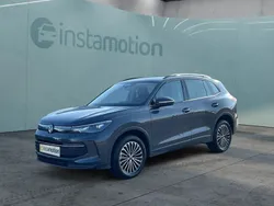 Grau Gebraucht 2024 VW Tiguan Life SUV | 43.212 € (Superpreis)