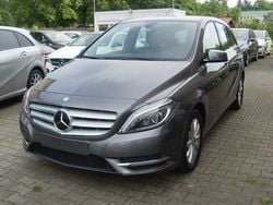 Grau Gebraucht 2013 Mercedes B220 Van / Kleinbus | 13.990 € (Fairer Preis)