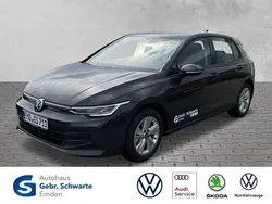 Grau Gebraucht 2024 VW Golf VIII Basis Limousine | 23.990 € (Fairer Preis)