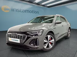Grau Gebraucht 2024 Audi Q8 e-tron S-Line SUV | 56.099 € (Guter Preis)