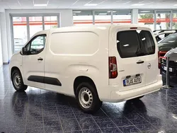 Weiß Gebraucht 2021 Opel Combo Van / Kleinbus | 11.870 € (Superpreis)