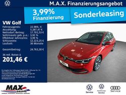 Kings red metallic (metallic) Gebraucht 2024 VW Golf VIII Life Limousine | 22.989 € (Guter Preis)