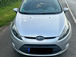 Silber Gebraucht 2009 Ford Fiesta Ghia Kleinwagen | 4.000 € (Etwas zu teuer)