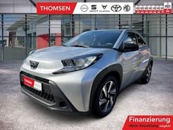 Silber Gebraucht 2023 Toyota Aygo Play Kleinwagen | 14.985 € (Fairer Preis)