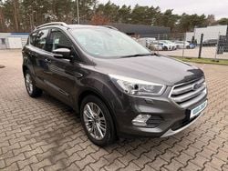 Grau (metallic) Gebraucht 2018 Ford Kuga Titanium SUV | 14.590 € (Etwas zu teuer)