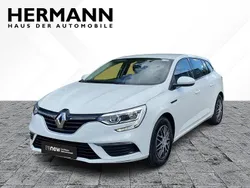 Weiß Gebraucht 2020 Renault Mégane GrandTour Life Kombi | 15.799 € (Fairer Preis)