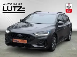Grau Gebraucht 2024 Ford Focus ST-Line Kombi | 25.990 € (Guter Preis)