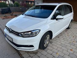 Weiß Gebraucht 2017 VW Touran Highline Van / Kleinbus | 18.999 € (Fairer Preis)