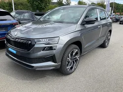 Graphite grau metallic Neu 2025 Skoda Karoq SportLine SUV | 42.495 € (Fairer Preis)