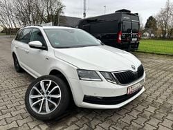 Weiß Gebraucht 2020 Skoda Octavia Soleil Kombi | 16.900 € (Guter Preis)