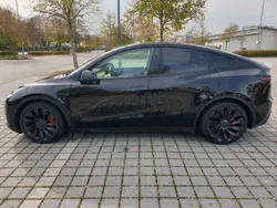 Schwarz Gebraucht 2022 Tesla Model Y Performance SUV | 41.900 € (Teuer)