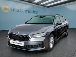 Grau Gebraucht 2025 Skoda Superb Kombi | 32.199 €
