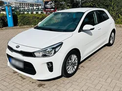 Weiß Gebraucht 2020 Kia Rio 2 Kleinwagen | 13.300 € (Etwas zu teuer)
