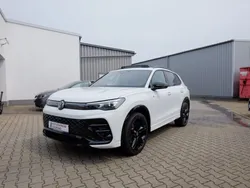 Weiß Gebraucht 2024 VW Tiguan R-line SUV | 48.590 € (Superpreis)
