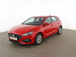 Rot Gebraucht 2021 Hyundai i30 Pure Limousine | 14.210 € (Superpreis)