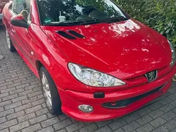 Rot Gebraucht 2006 Peugeot 206 CC Platinum Cabrio | 900 € (Superpreis)