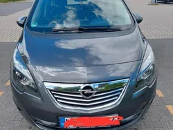 Grau Gebraucht 2011 Opel Meriva Van / Kleinbus | 4.900 € (Fairer Preis)