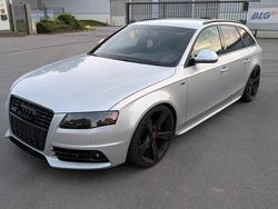 Silber Gebraucht 2009 Audi A4 Kombi | 11.300 €