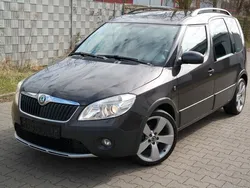 Braun Gebraucht 2011 Skoda Roomster Scout Kombi | 3.990 € (Fairer Preis)