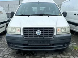 Weiss Gebraucht 2005 Fiat Scudo Van / Kleinbus | 800 €