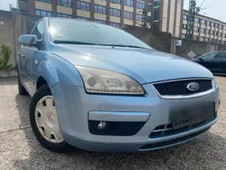 Blau Gebraucht 2005 Ford Focus Limousine | 800 € (Superpreis)