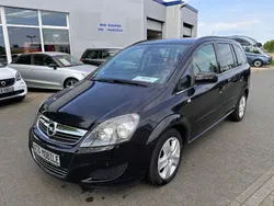Schwarz Gebraucht 2011 Opel Zafira Design Edition Van / Kleinbus | 6.499 € (Teuer)