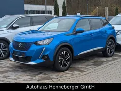 Blau Gebraucht 2021 Peugeot e-2008 SUV | 19.990 € (Fairer Preis)