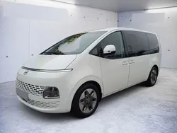 Weiss Gebraucht 2024 Hyundai Staria Prime Van | 50.589 € (Teuer)